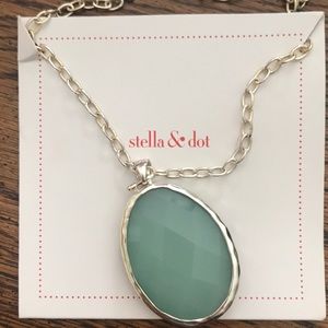 Stella & Dot Sanibel Pendant Necklace